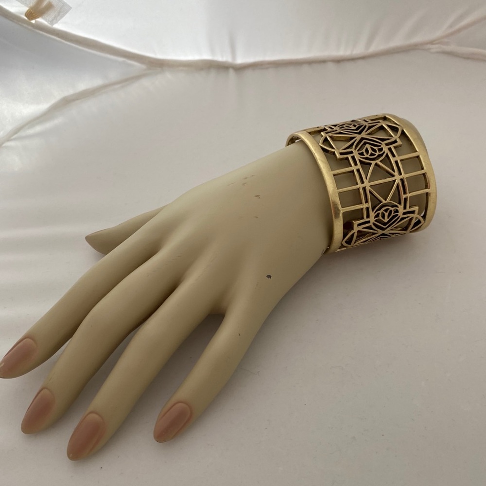 LUCKY BRAND GOLD TONE CUFF